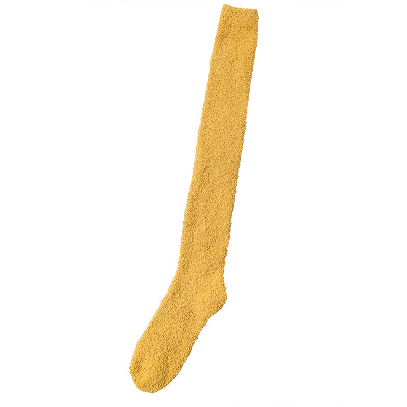 Medias de mujer sobre la rodilla calcetines altos cálido otoño e invierno Nuevos calcetines de terciopelo de coral de color sólido para mujer engrosados calcetines de dormir en casa