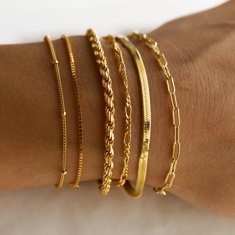 European and American style light luxury high-end women's bracelet set, thin layered chain bracelets, fashionable hand accessories wholesale