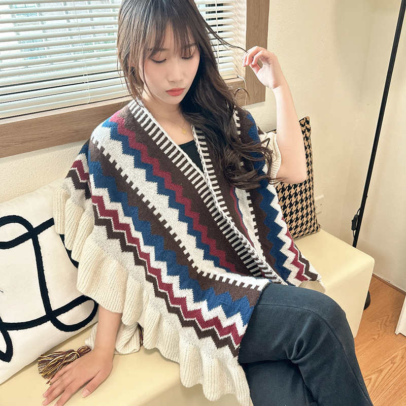 Women's Retro Ethnic Style Geometric Color Block Knit Shawl display picture 1