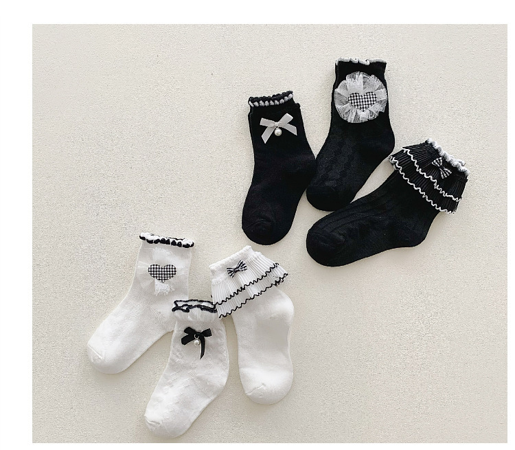 Women's Princess Cute Solid Color Cotton Jacquard Crew Socks 2 Pieces display picture 14