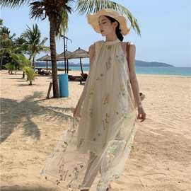 小众设计挂脖连衣裙女装2024新款春夏款碎花裙宽松修身字长裙子
