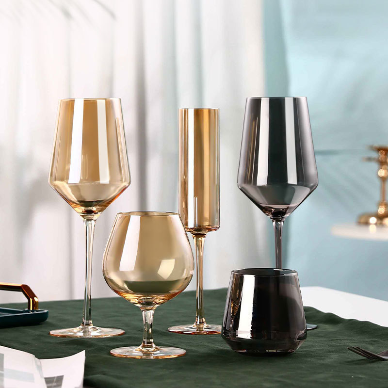 Tazas de vidrio de cristal chapeadas negras de alto pie tazas de vino gris de humo tazas de vino europeas tazas de champán de banquete occidental