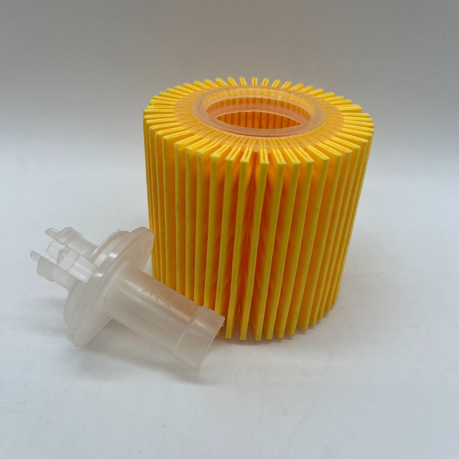 Oil Filter 04152-37010 Yzza6 Yzzd6 B1010 40060 Suitable for Toyota Corolla