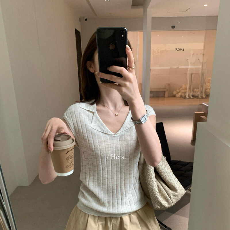 Hers Sweet Summer Old Money Style Retro Everyday Versatile Slim Fit V-Neck Polo Knit Sweater for Women 08223