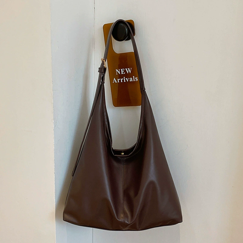 Сумка большой емкости 2025 новый премиум-смысл стильная сумка на плечо минималистичный ретро пригородная сумка