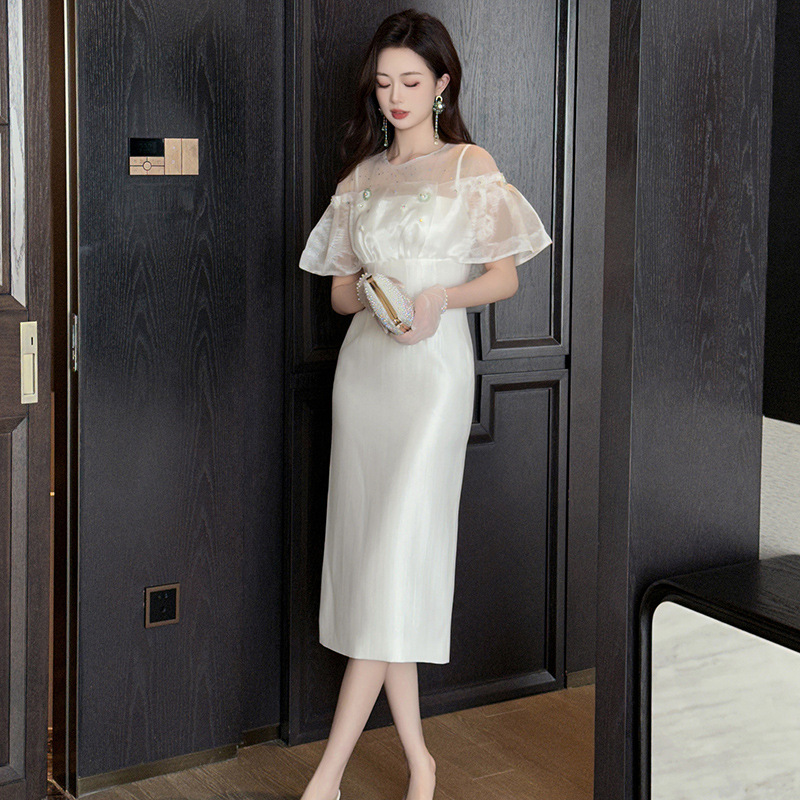 Váy đính hôn ôm body một bên vai phong cách nhẹ nhàng khí chất — Màu trắng