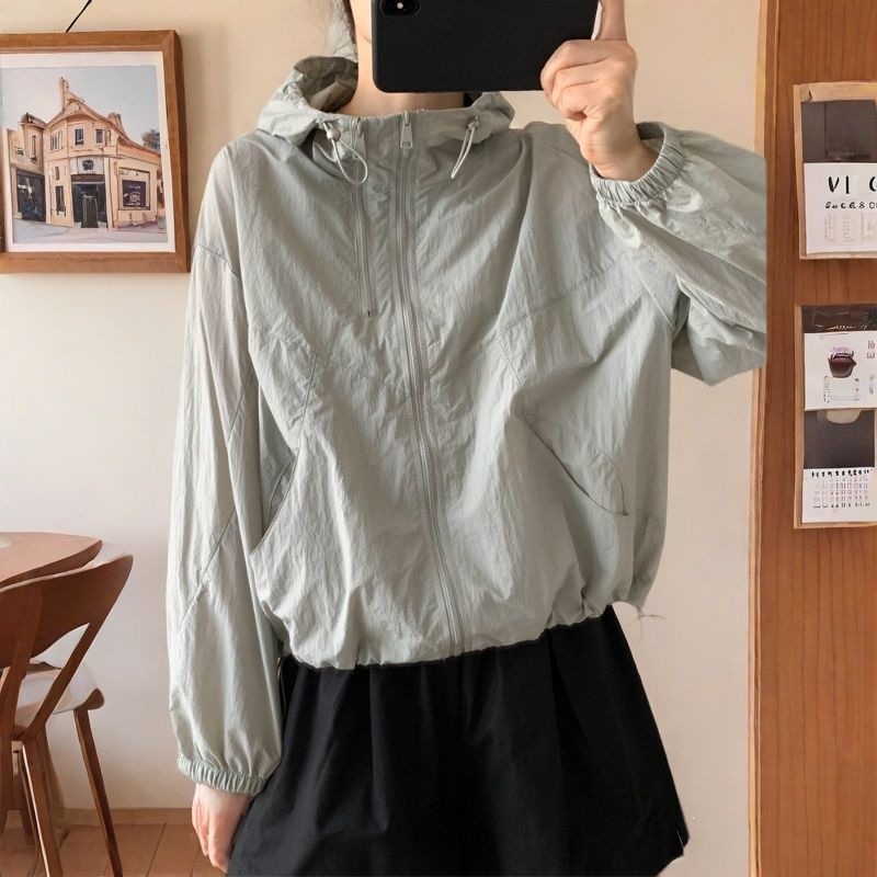 New summer style cool and quick-drying hooded casual sun protection jacket for women, Korean style, loose fit, versatile solid color, zipper, thin style.