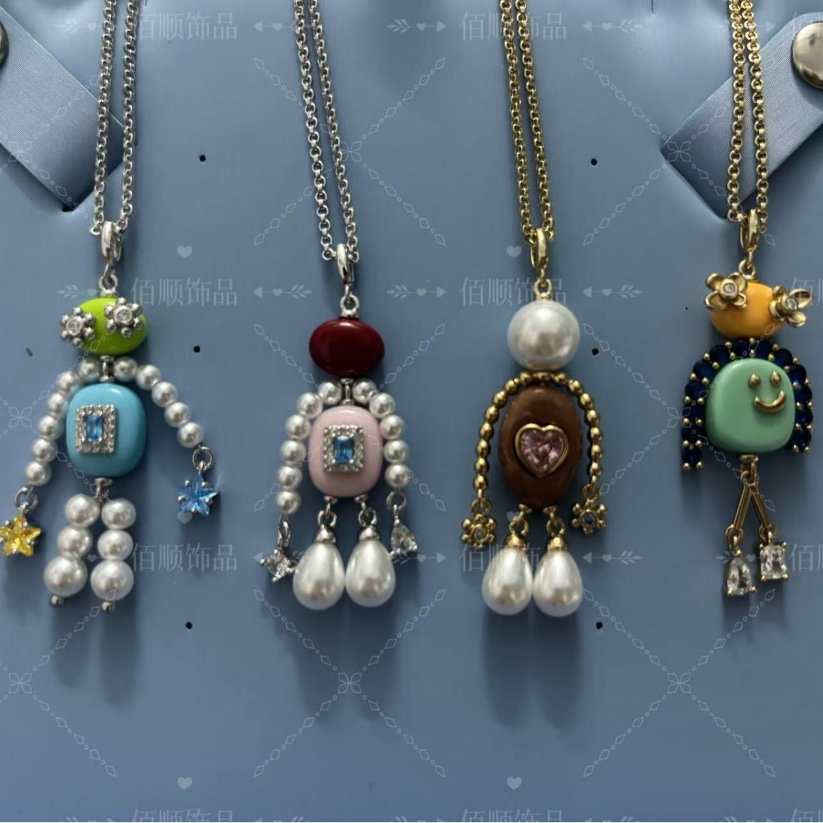 fashionable universal necklace for friend