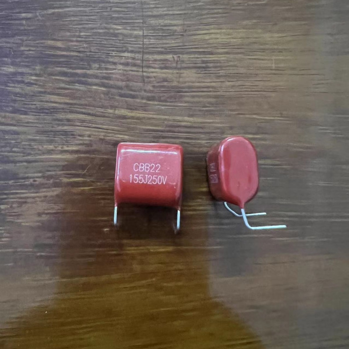 CBB电容 155 1.5 uf250V  脚距15mm