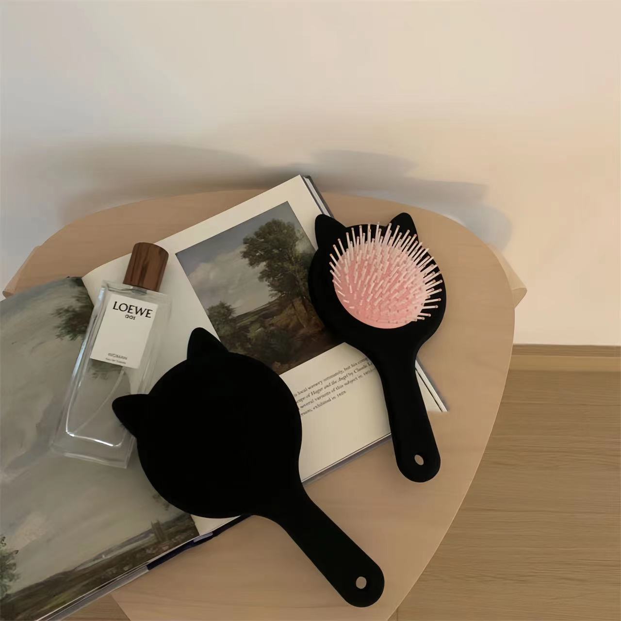 Combs for Girls, Cute Cat Ear Air Cushion Comb, Black Portable Acupressure Air Comb, Long Comb for Hair Conditioning and Massage