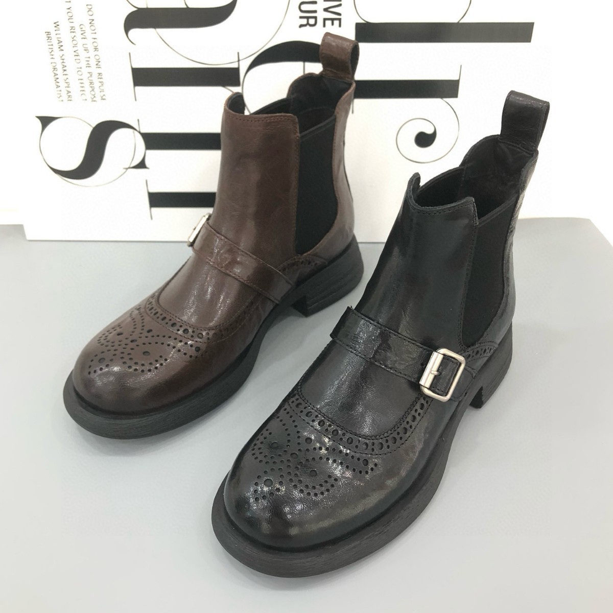 Boot Chelsea nữ da thật đế dày cổ ngắn gót vuông phong cách Anh — Màu đen