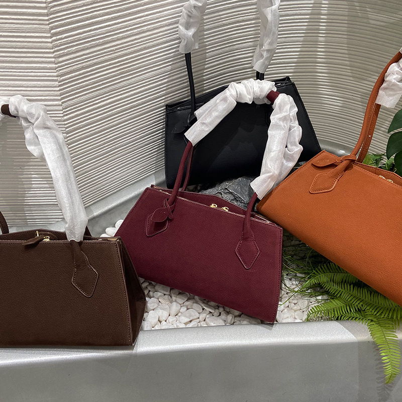 French Vintage Genuine Leather Underarm Bag For Women, Niche Design Baguette Bag, Versatile Shoulder Handbag For Commuting - Thumbnail 2