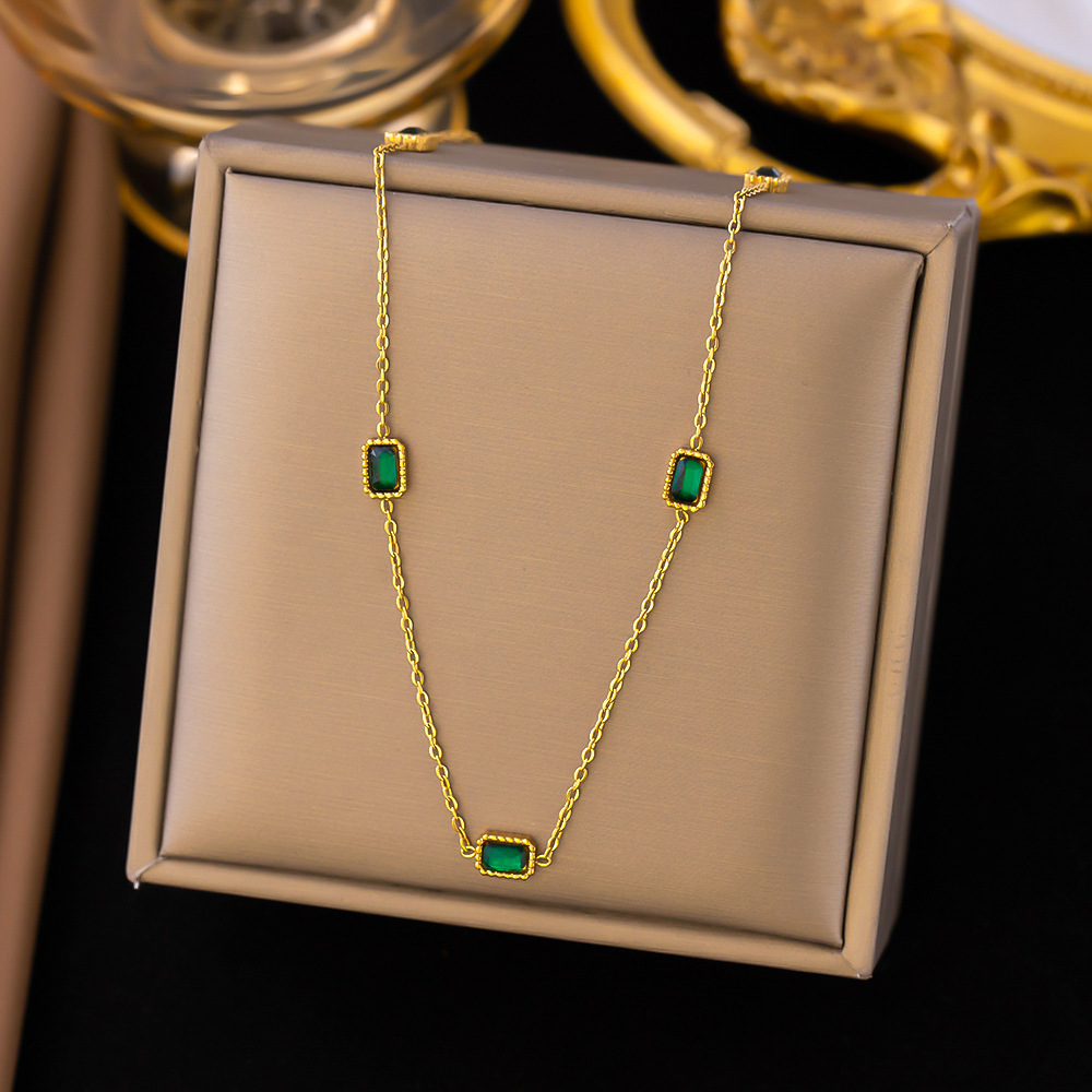 34【h360】five green diamond necklace gold