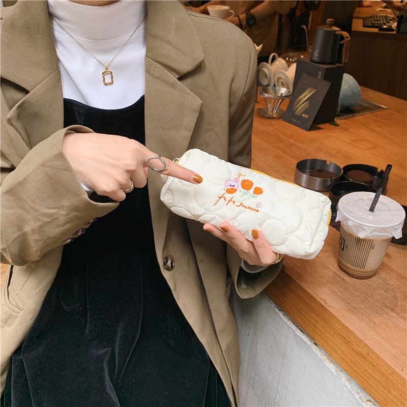 【 In Stock 】112155 Embroidered Tulip Pen Case, Girlish student Stationery Storage Bag, Fabric Makeup Bag undefined