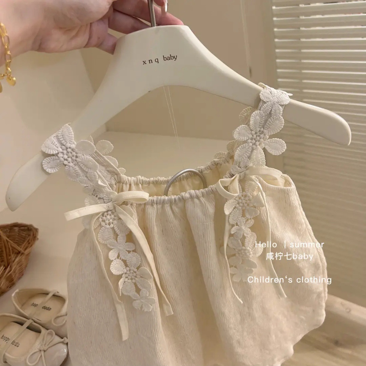 Qi Qiqi nicho temperamento vestido de cordón bebé verano nuevo vestido de vacaciones vestido de moda infantil