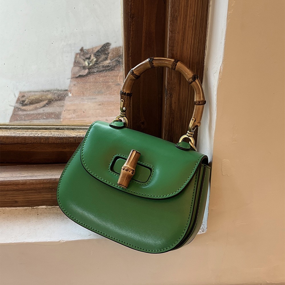 2024 Nuova borsa da donna in bambù primavera/estate con alta qualità e design unico Borsa da sella a tracolla con tracolla portatile di lusso leggera di alta qualità_voghion.com