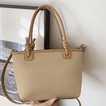 �ٴ�insб�����Ů2025�¿�r���n���������ذ�ײɫ���eˮͰ��