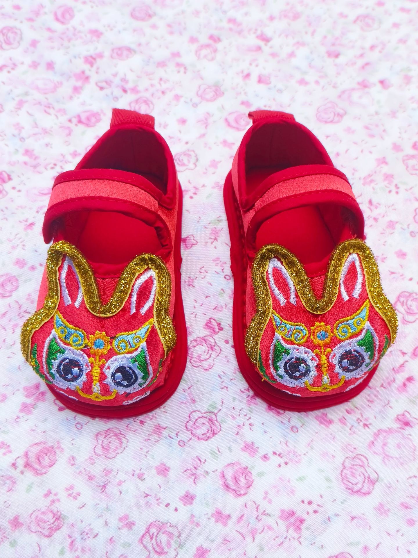 Shoes, with embroidery