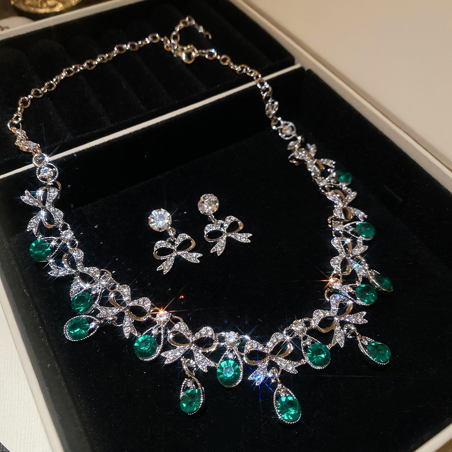 Medieval vintage diamantes goteo pendientes collar ligero lujo nicho cerradura estilo palacio conjunto de joyas exquisitas