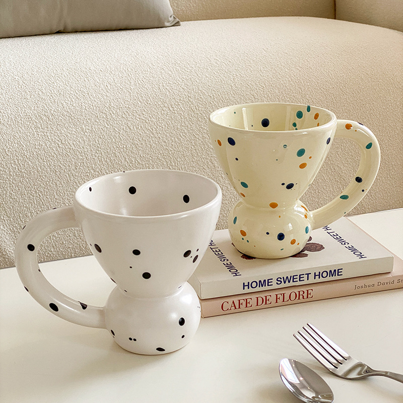 Retro marrón de la leche de alta pierna taza de agua de cerámica nicho sentido diseño hogar mango grande taza de desayuno caja de color resistente a altas temperaturas