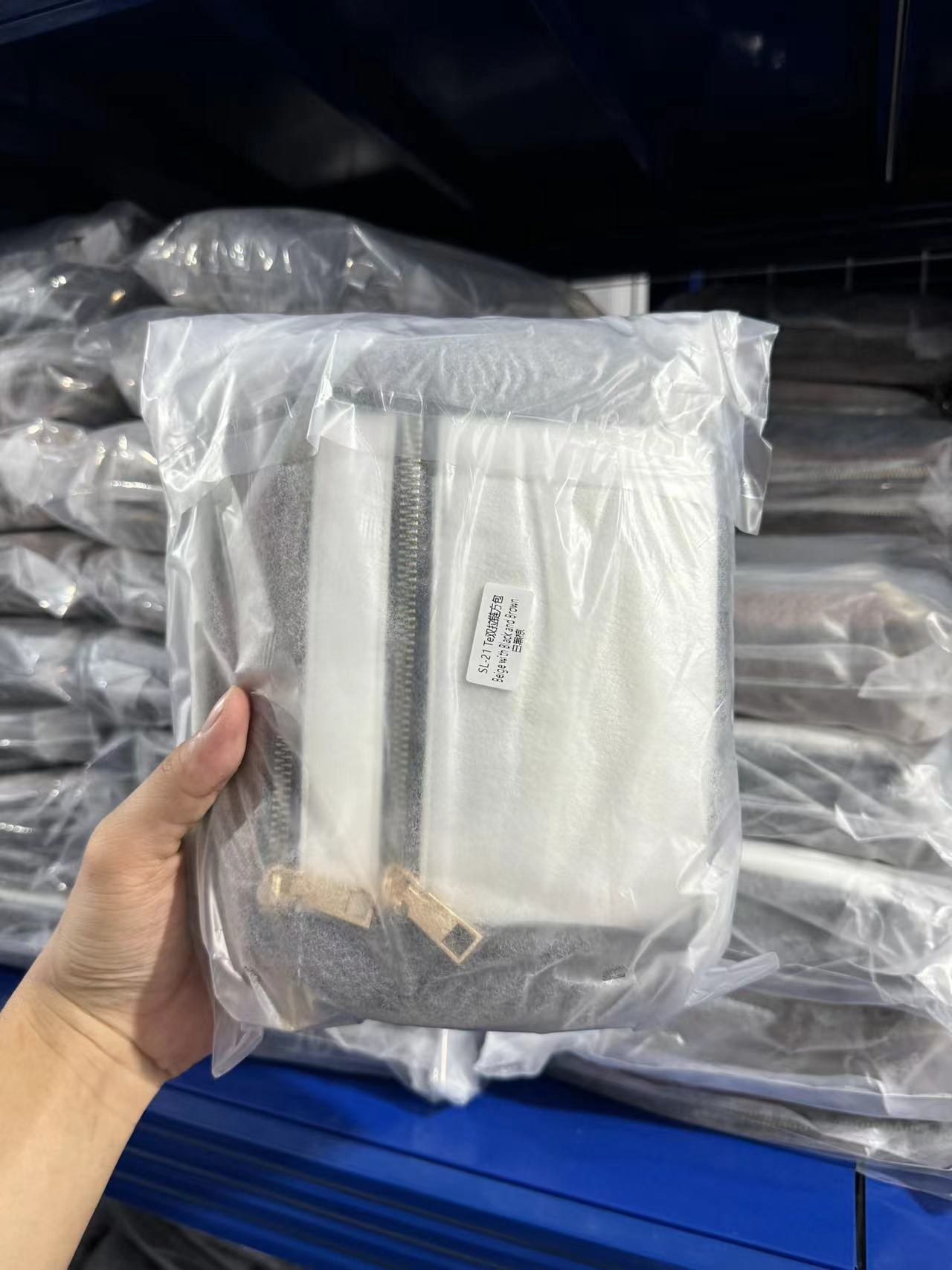 Women's Small Pu Leather Cow Pattern Color Block Plaid Classic Style Square Zipper Crossbody Bag display picture 8