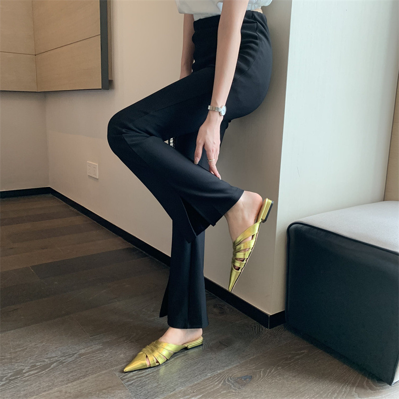 Net rouge même style or bout pointu creux demi pantoufles femmes 2023 été style européen et américain Baotou rétro chaussures plates à talons bas_voghion.com