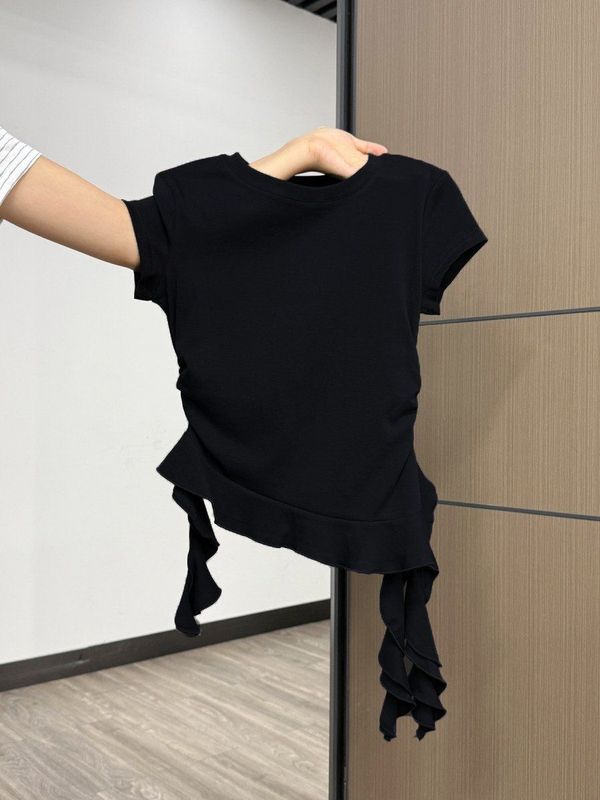 奶黄色圆领正肩短袖t恤女2025夏季新款不规则下摆荷叶边修身上衣|undefined