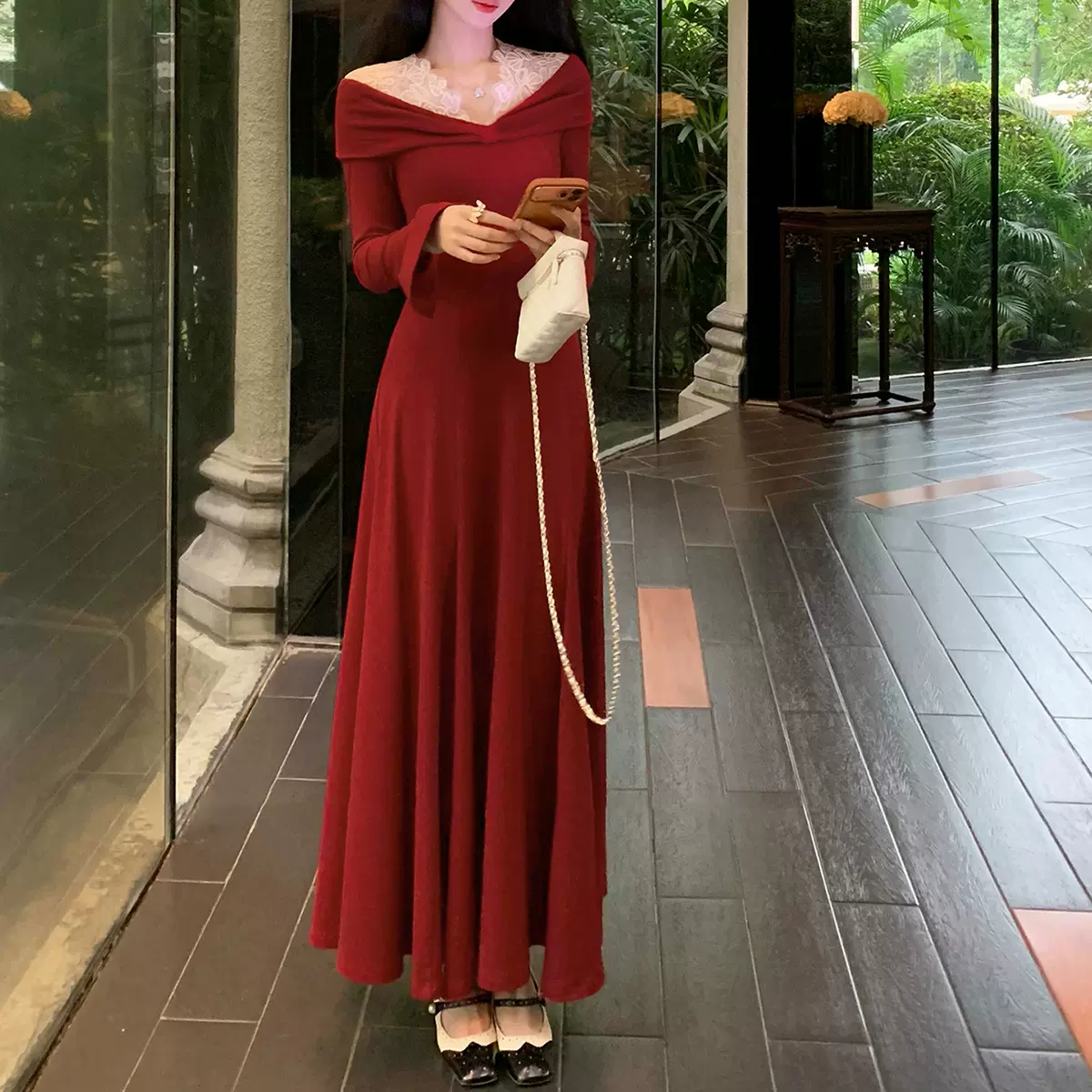 红色新年战袍法式针织连衣裙秋冬蕾丝一字肩生日千金长裙加绒加厚