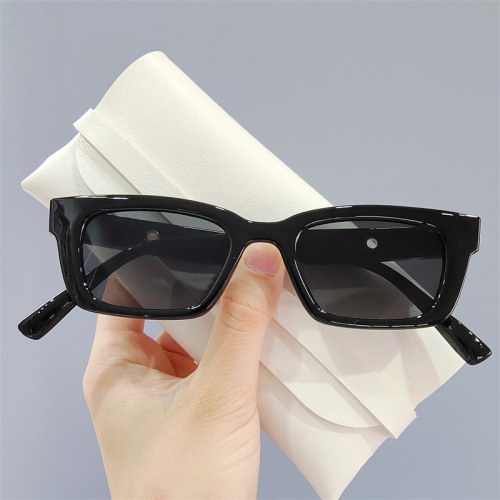 Jennie's same style small frame hip-hop sunglasses, funny personality sunglasses, fashionable square sunglasses for men and women