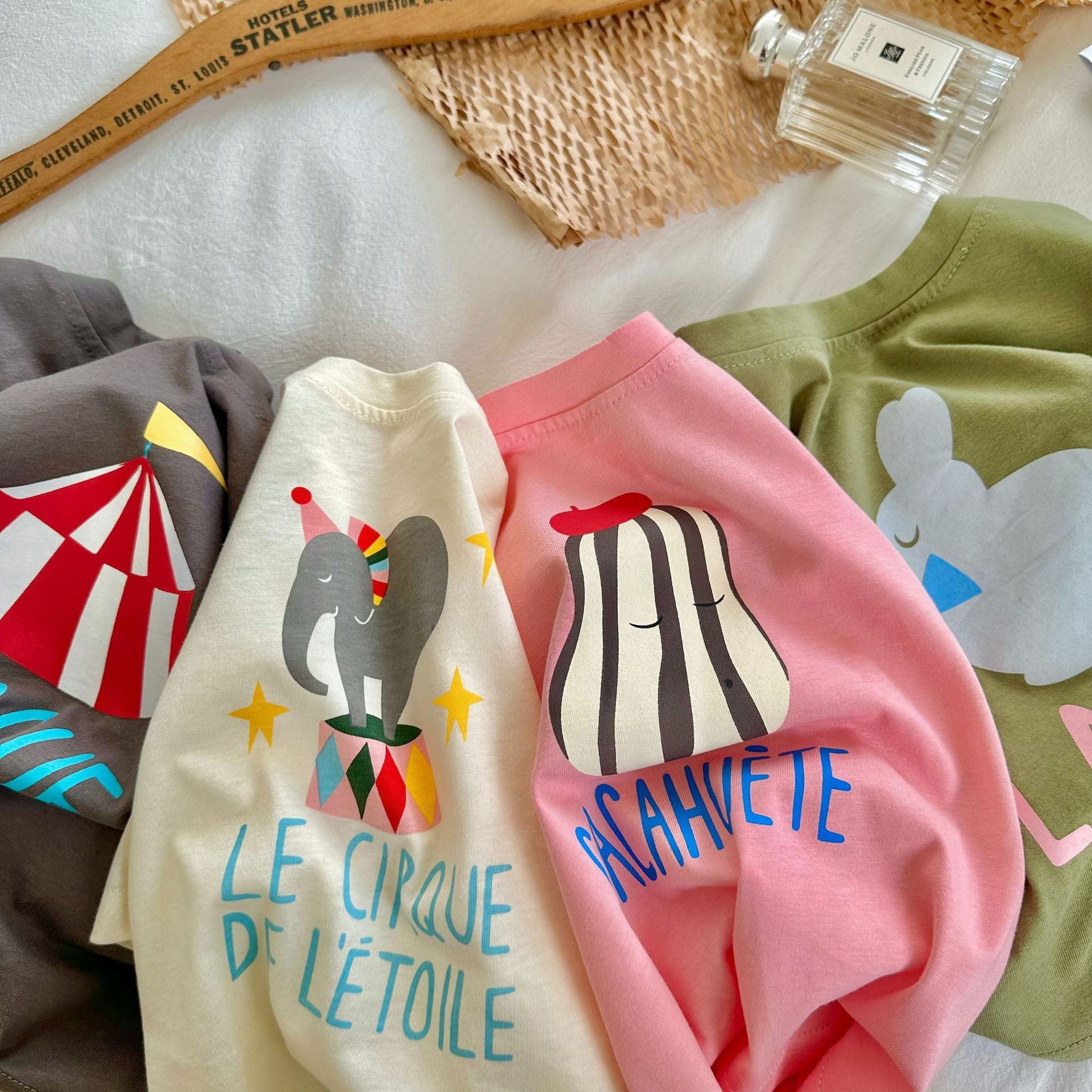 Camiseta de manga corta para niños y niñas de dibujos animados impresa lindo estilo coreano bebé media manga superior 2023 verano nueva camiseta para niños