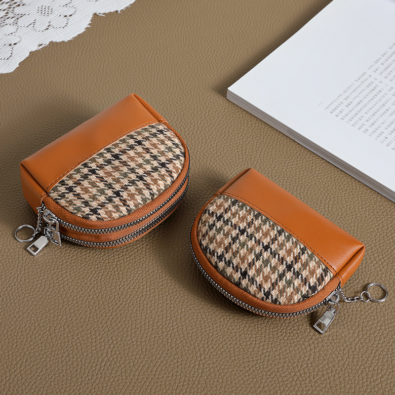 Cartera pequeña de nuevo estilo para mujer, monedero con diseño de nicho popular, mini monedero, dinero corto de felpa bonito, 2024