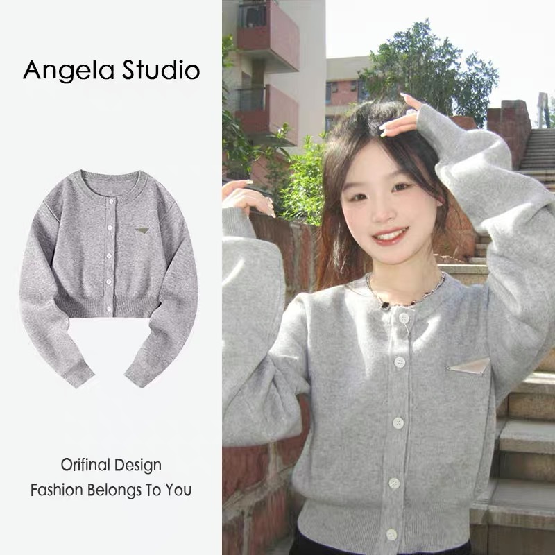Trendy Chinese-Style Knitted Round-Neck Short Cardigan for Women, Loose Casual Single-Breasted Hip-Hop Retro Long-Sleeve Jacket with a Vintage Style