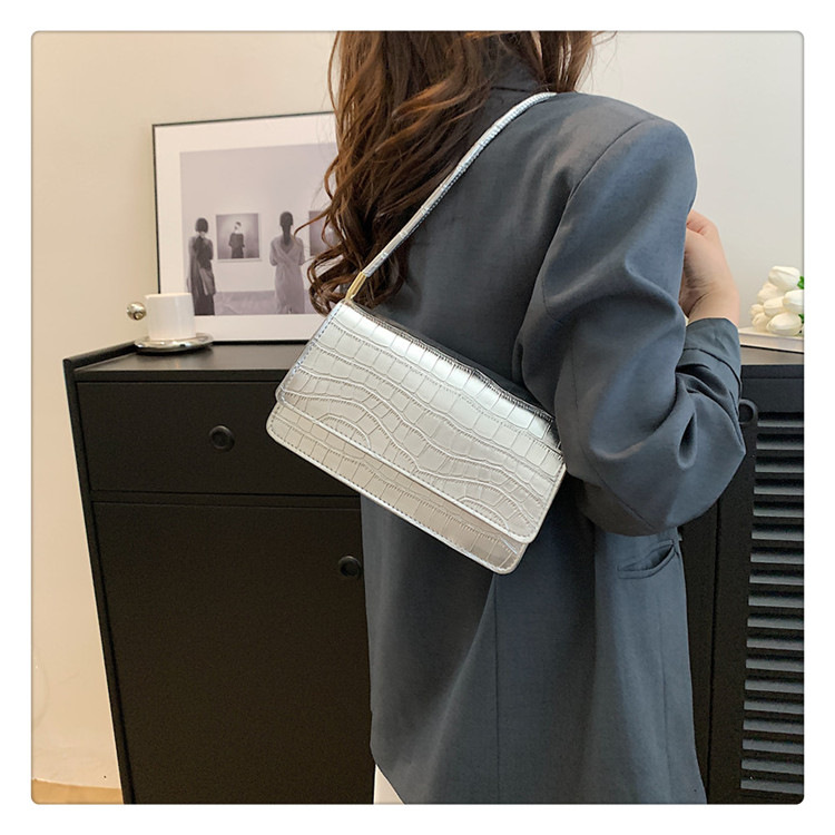 Minimalistisk stil for kvinner med minoritetstekstur under armene 2023 sommer ny håndholdt vestlig liten firkantet veske_voghion.com