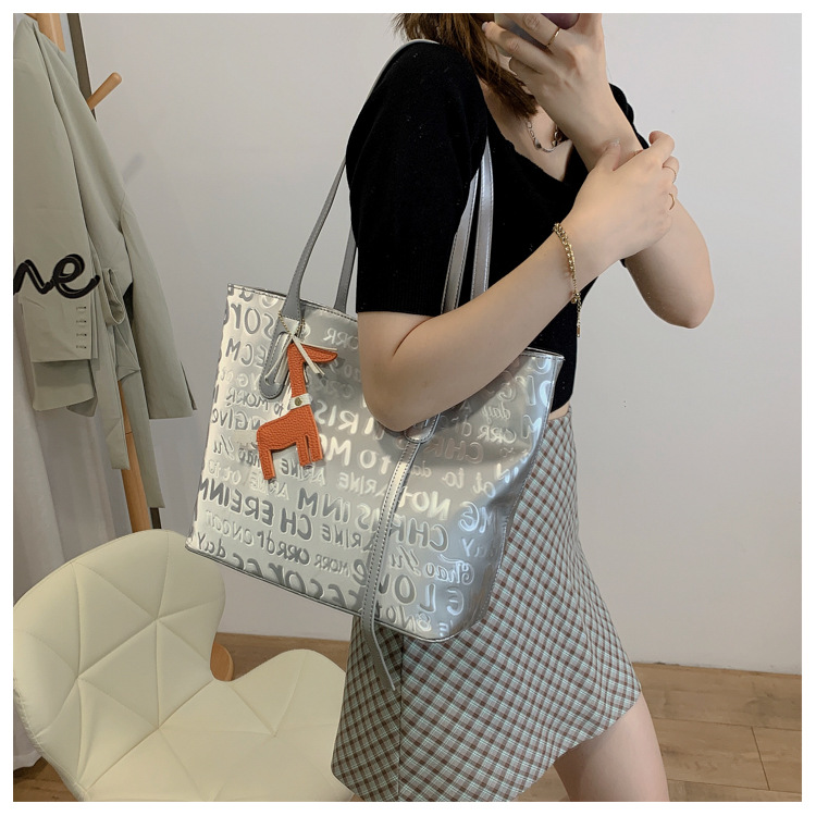 Wholesale Retro Letter Graffiti Large Capacity Shoulder Tote Bag Nihaojewelry display picture 21