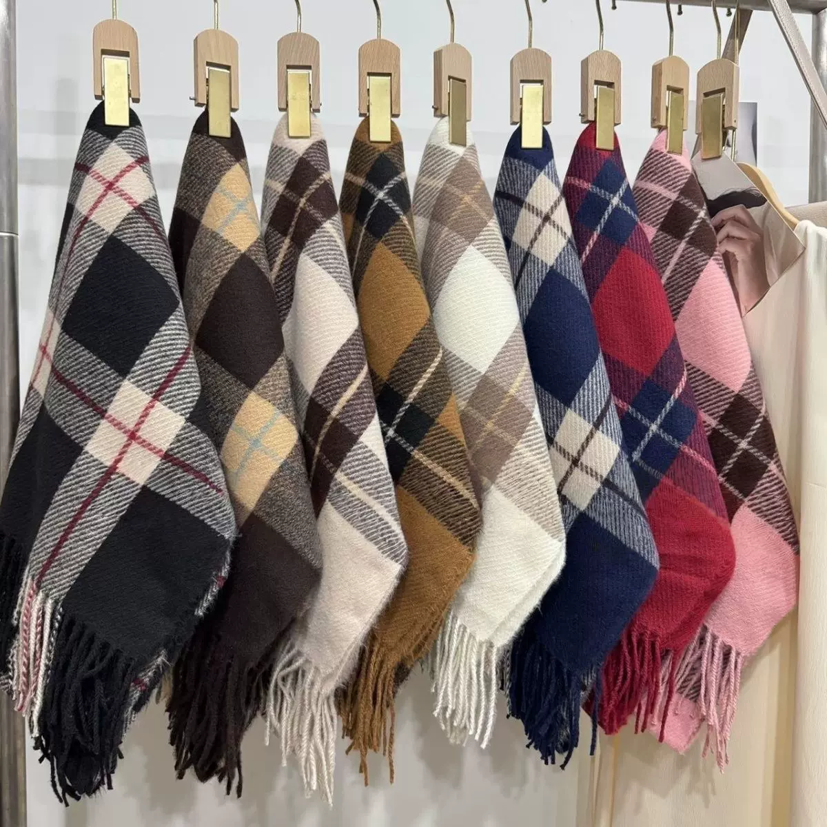 2025新款围巾女冬季韩版百搭加厚保暖仿羊绒围脖学生情侣款大披肩