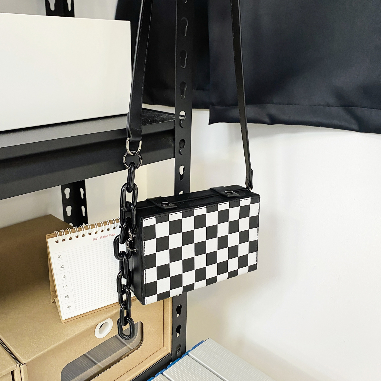 Bolso DE LA CAJA Bolso de hombro casual fresco de moda para hombres Bolso de teléfono móvil a rayas en blanco y negro Tablero de Damas Bolso de mujer a cuadros 2023 nuevo bolso de mensajero