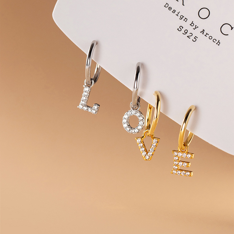 El Rocky   S925 plata 26 letras de diamantes coreana simple personalidad colgante de mujer D9558