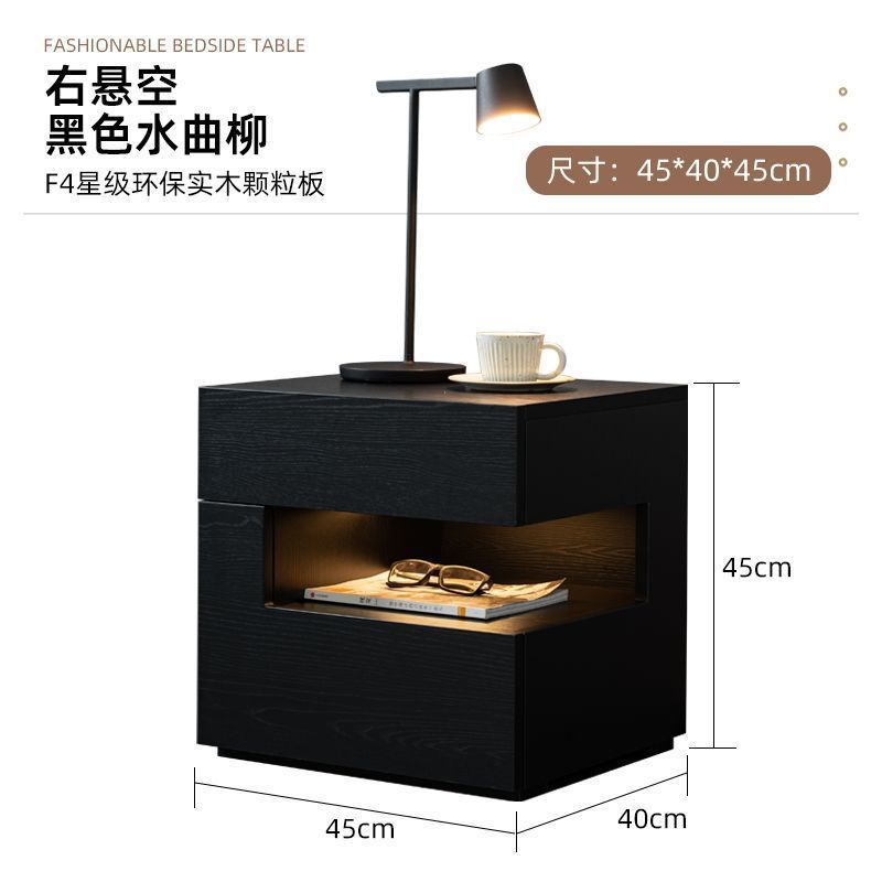 오른쪽에 떠 있는 블랙 오크 나뭇결(조명 포함)