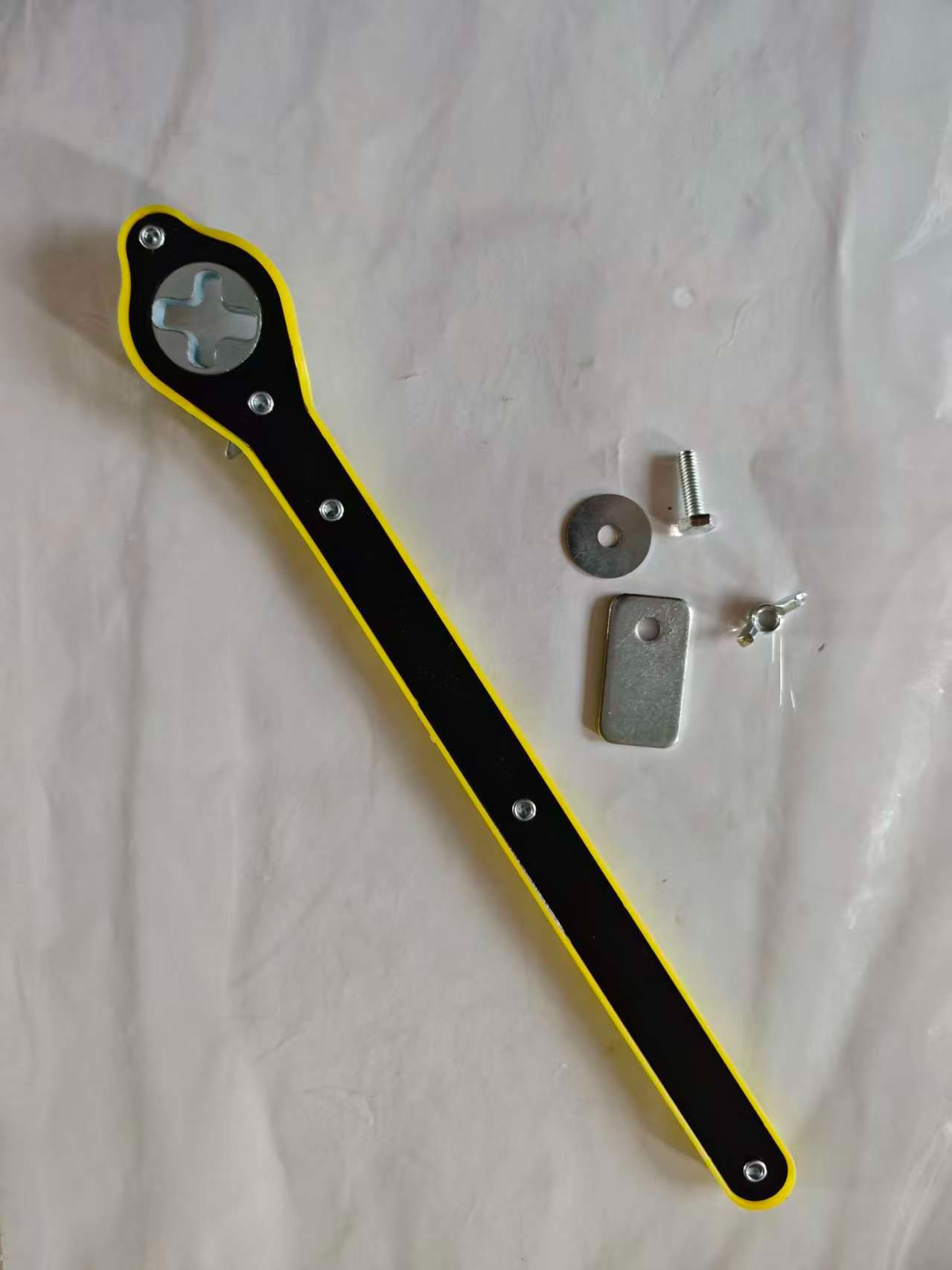 0kg Car-Mounted Ratchet Wrenches, Universal Labor-Saving Wrenches, Car Tools