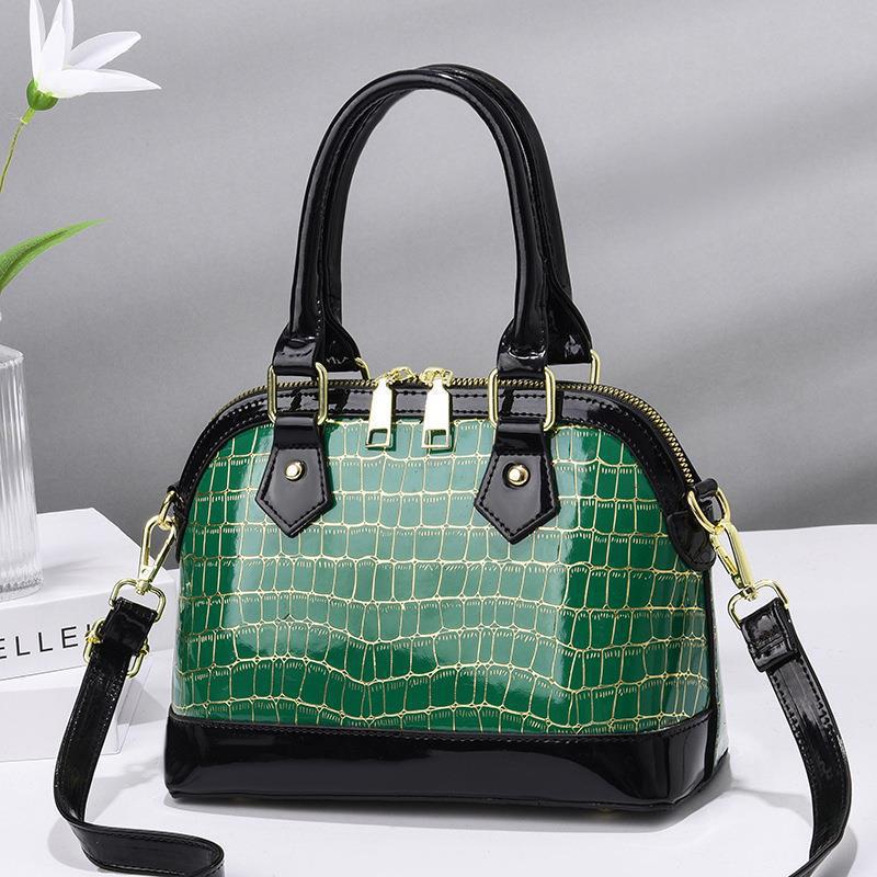 Women's Medium Pu Leather Color Block Streetwear Shell Zipper Dome Bag display picture 2