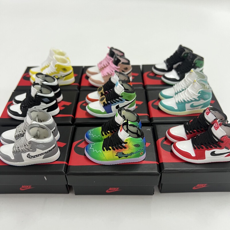 AJ key chain acrylic 3D three-dimensional sneakers model joint ow creative personality men and women couples gift pendant