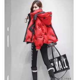 中国红短款连帽羽绒服女加厚保暖冬季拼接撞色字母印花超好看潮牌