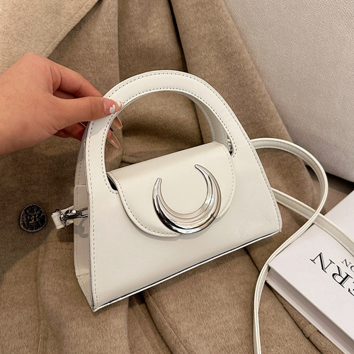 Internet celebrity fashion small fresh and western style handbag  early spring new style simple one-shoulder crossbody bag temperament small square bag