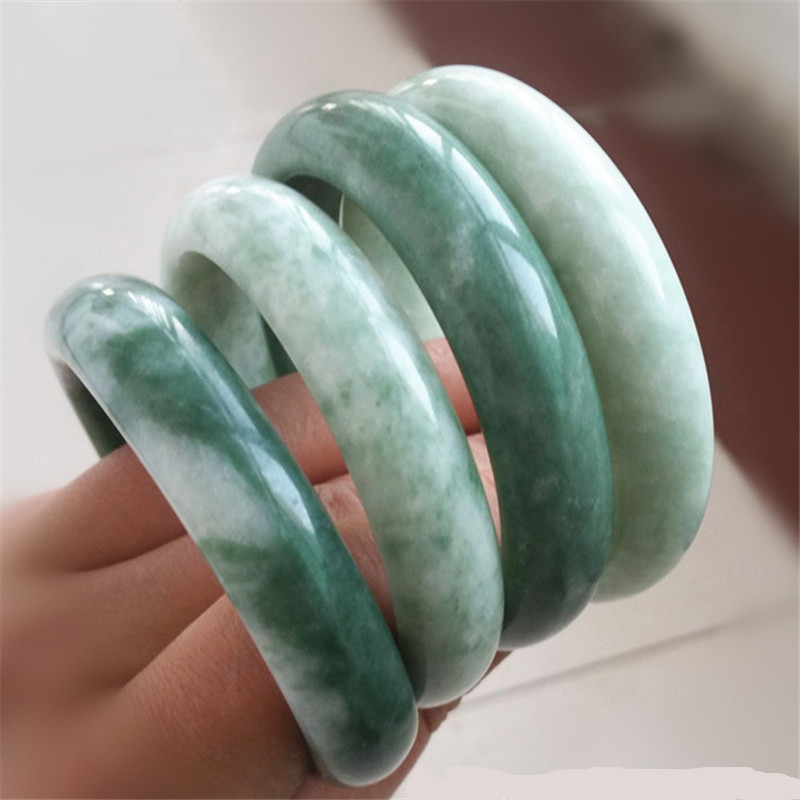 에메랄드 비취 팔찌 귀주 에메랄드 라이트 그린 여성 팔찌 도매 공장 도매 인기 비취 선물