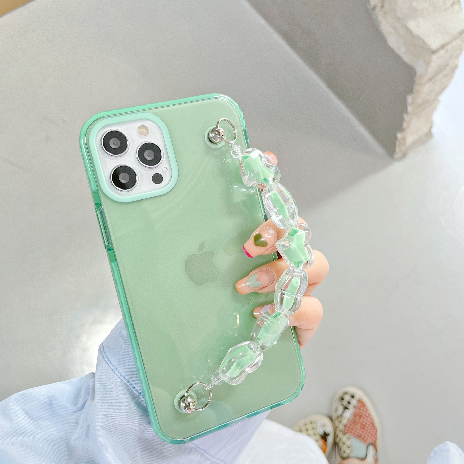 Korean Summer Mint Green Heart Bracelet Mobile Phone Case display picture 4