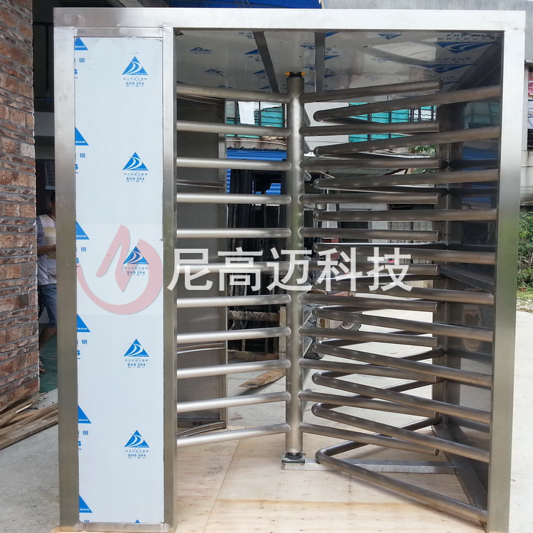 封闭式全高转闸,三杆栅栏梳状全高门,火车站导向禁行器 只出不进