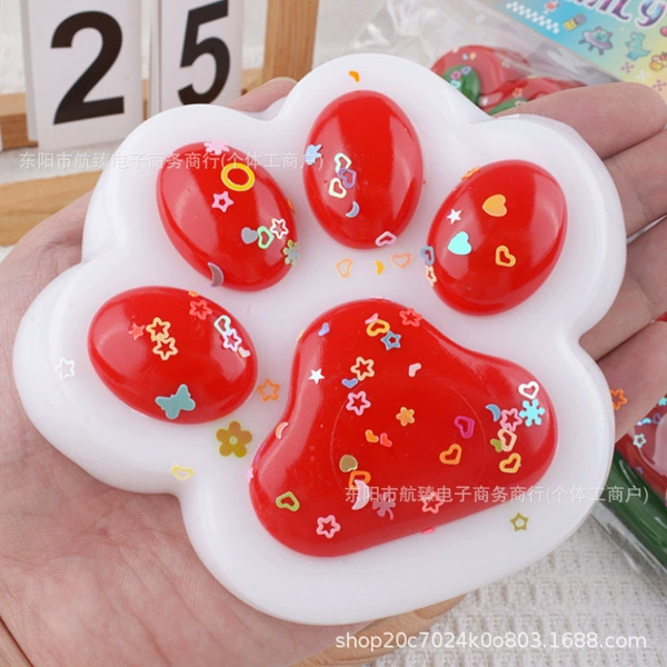 Red claws on white background [Christmas cat claws]