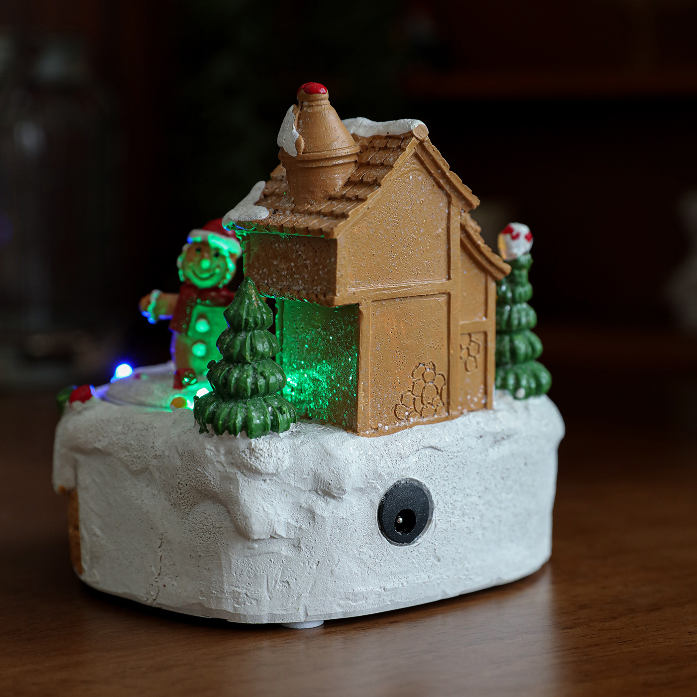 Resina transfronteriza casa de Navidad luminosa caja de música pan de jengibre hombre de nieve decoración de escritorio regalo decoración de dibujos animados