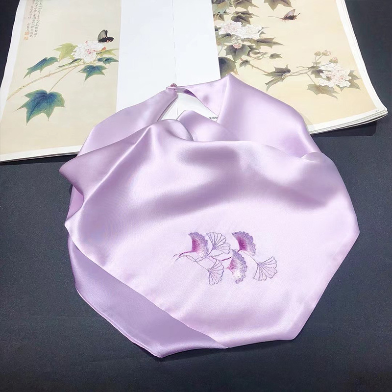 보라색 은행나무