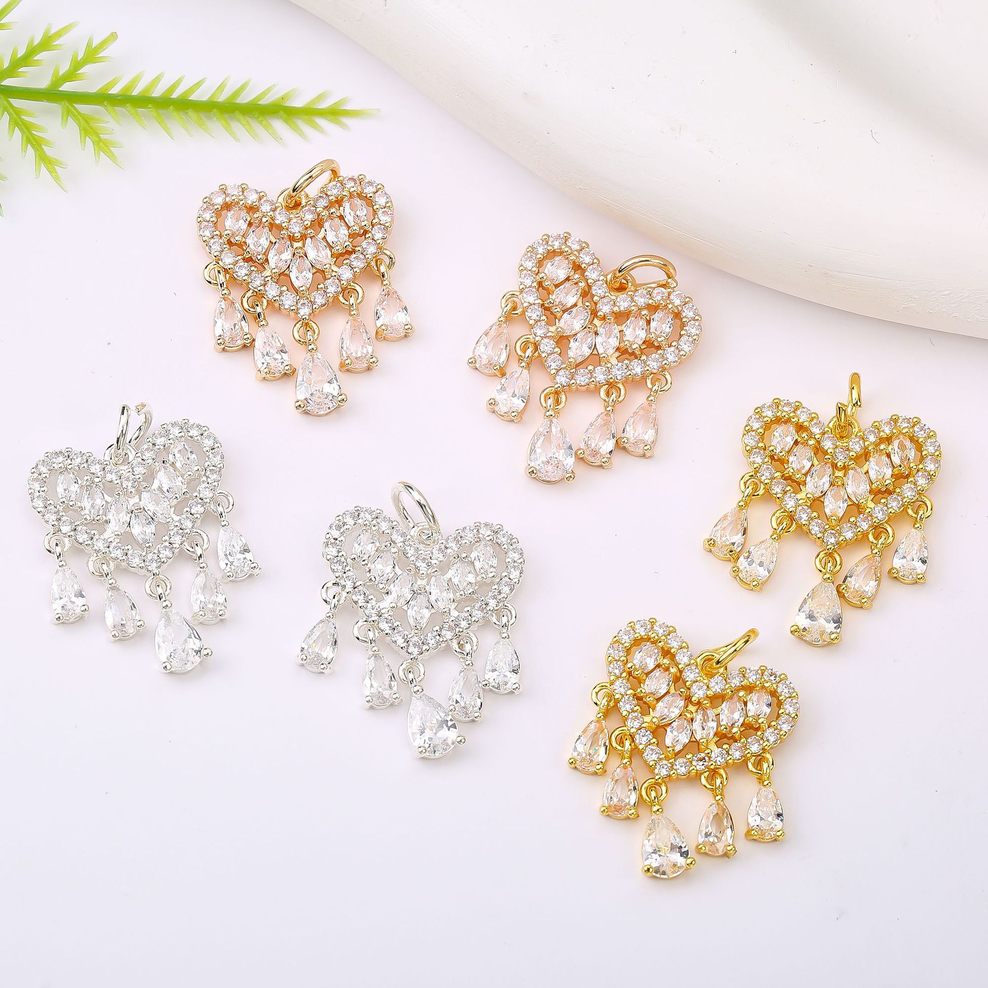 High color retention micro-inlaid zircon butterfly heart-shaped diamond pendant crystal bracelet pendant diy accessories spacer bead spacer hand